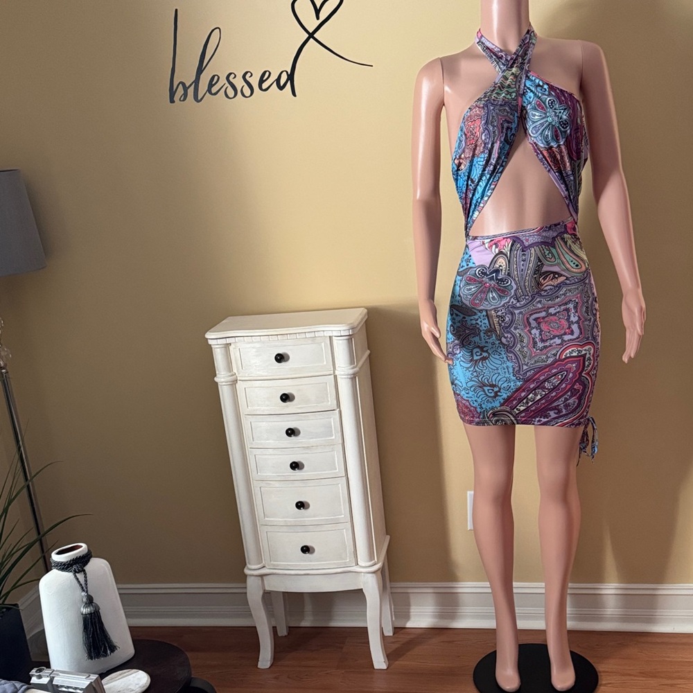 💕Colorful Cutout Backless Bodycon Halter Neck Dress